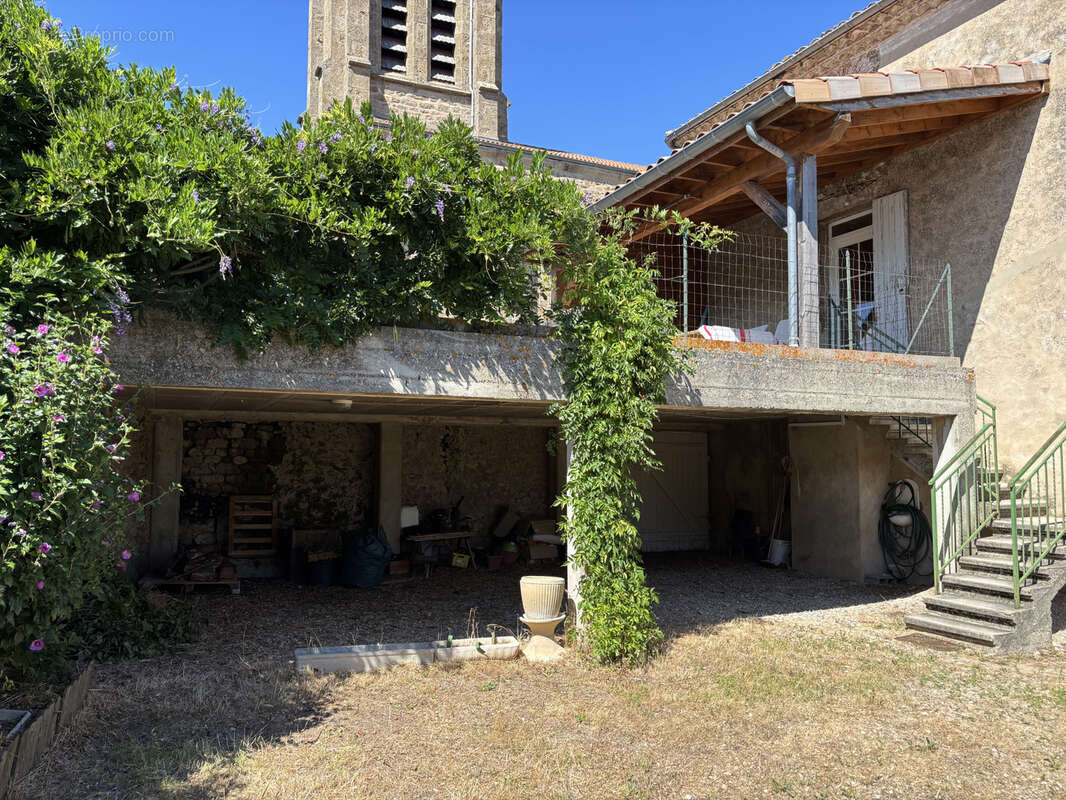 Ancienne école de village avec terrasse   Saint-Romain-d'Ay - photo 2