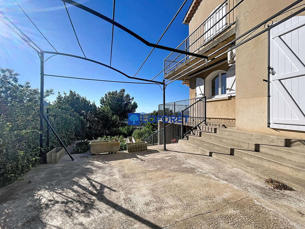 Maison à CARQUEIRANNE