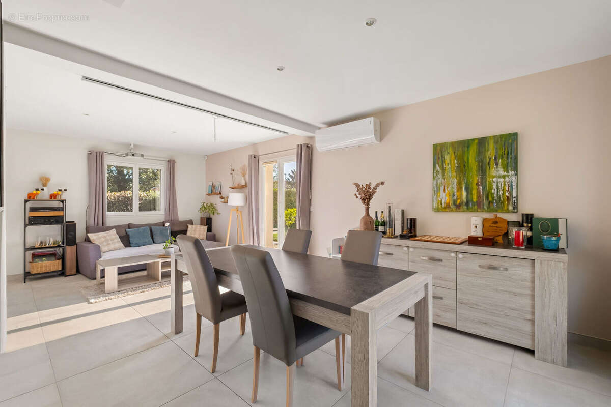 Photo 5 - Maison à SIMANDRES