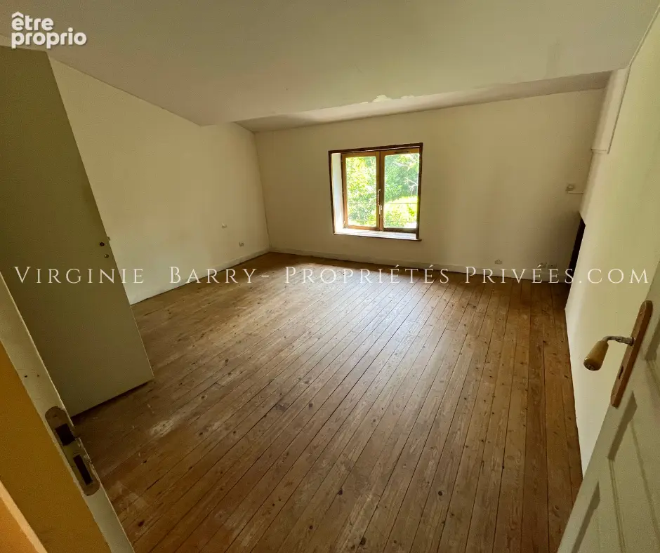 Immeuble compose de 4 appartements et 1 maison avec jardin - photo 6