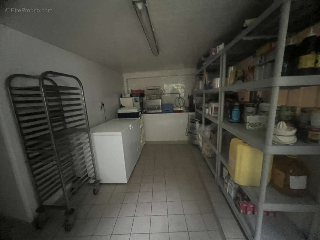 Commerce à JUGON-LES-LACS