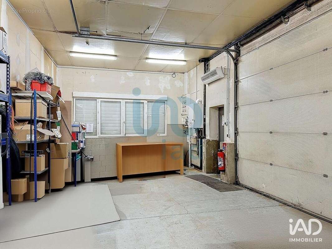 Photo 8 - Commerce à QUINCY-VOISINS