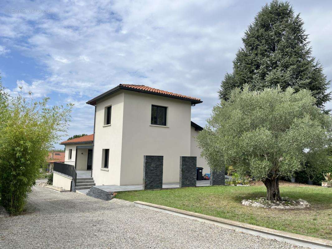 Maison à CASTELGINEST