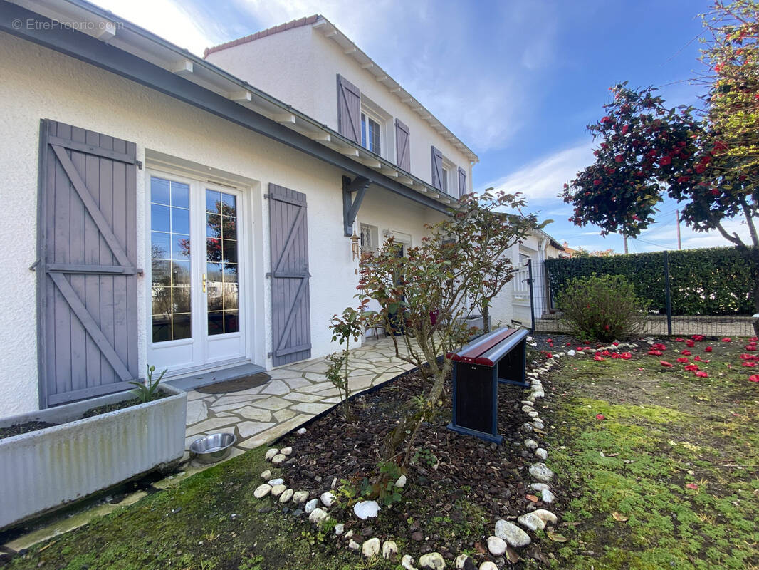 Maison à MONTBERT