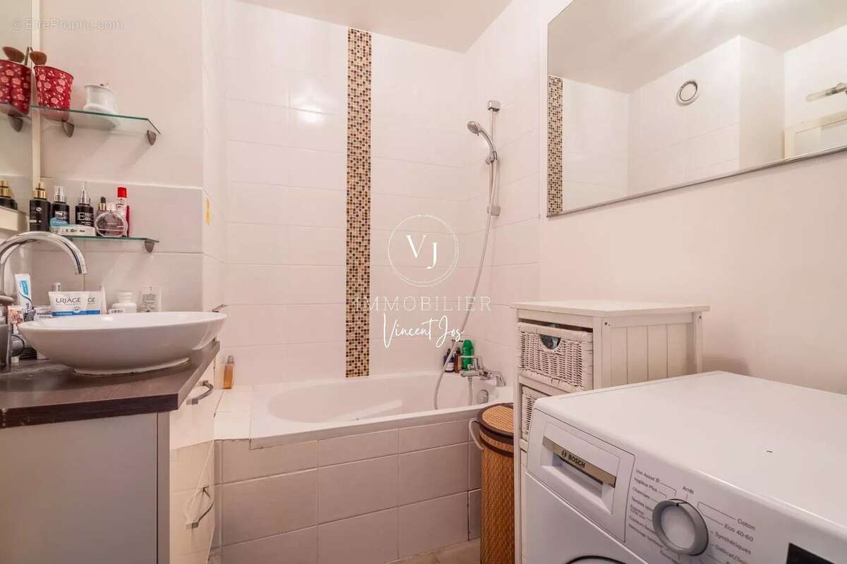 Appartement à CHARENTON-LE-PONT