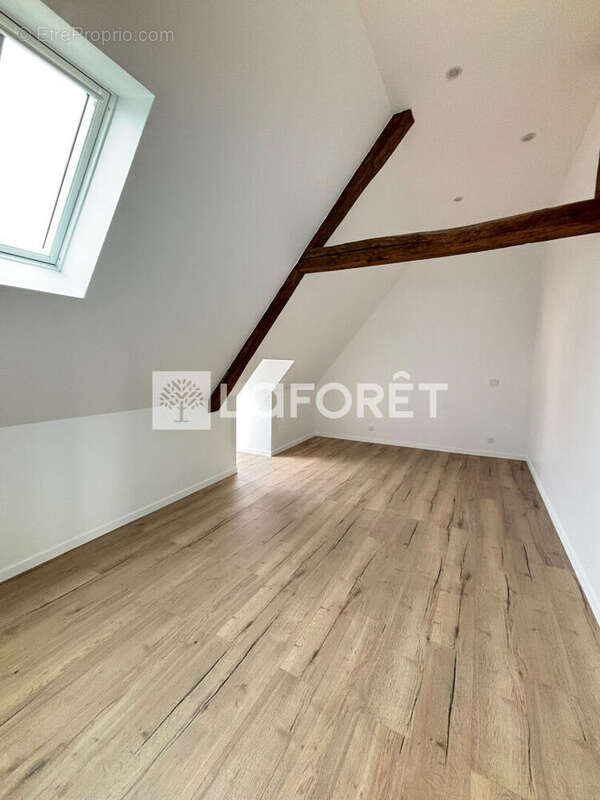 Appartement à MOUY