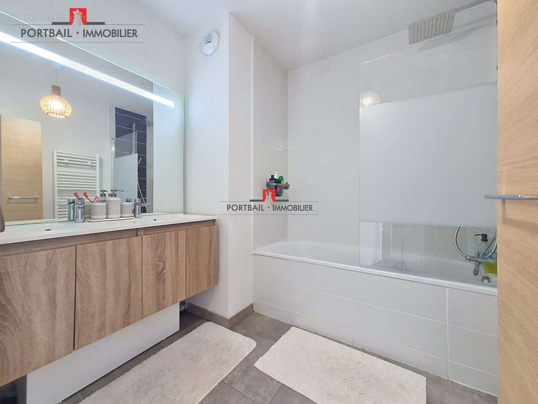 Appartement 62 m² à Bassens  - photo 7