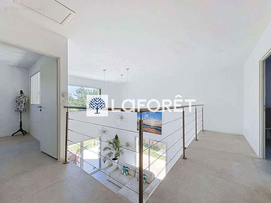 Villa Beynost 5 pièces 137.52m² avec terrain de 721m² , garage et piscine - photo 8