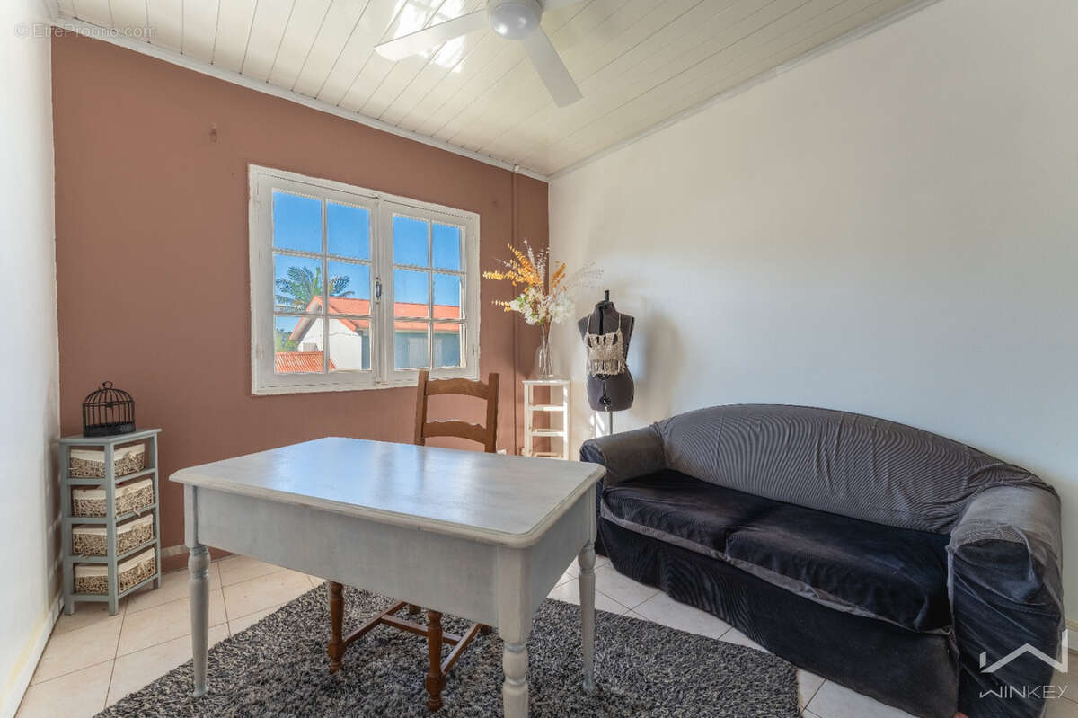 EXCLUSIVITÉ · Maison 230 m2 · 2 logements indépendants · Le Tampon 12ème Km · - photo 13