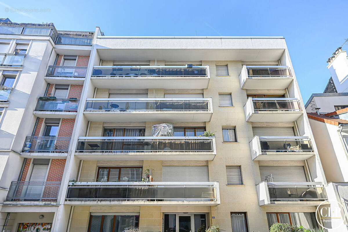 Parking à MONTREUIL