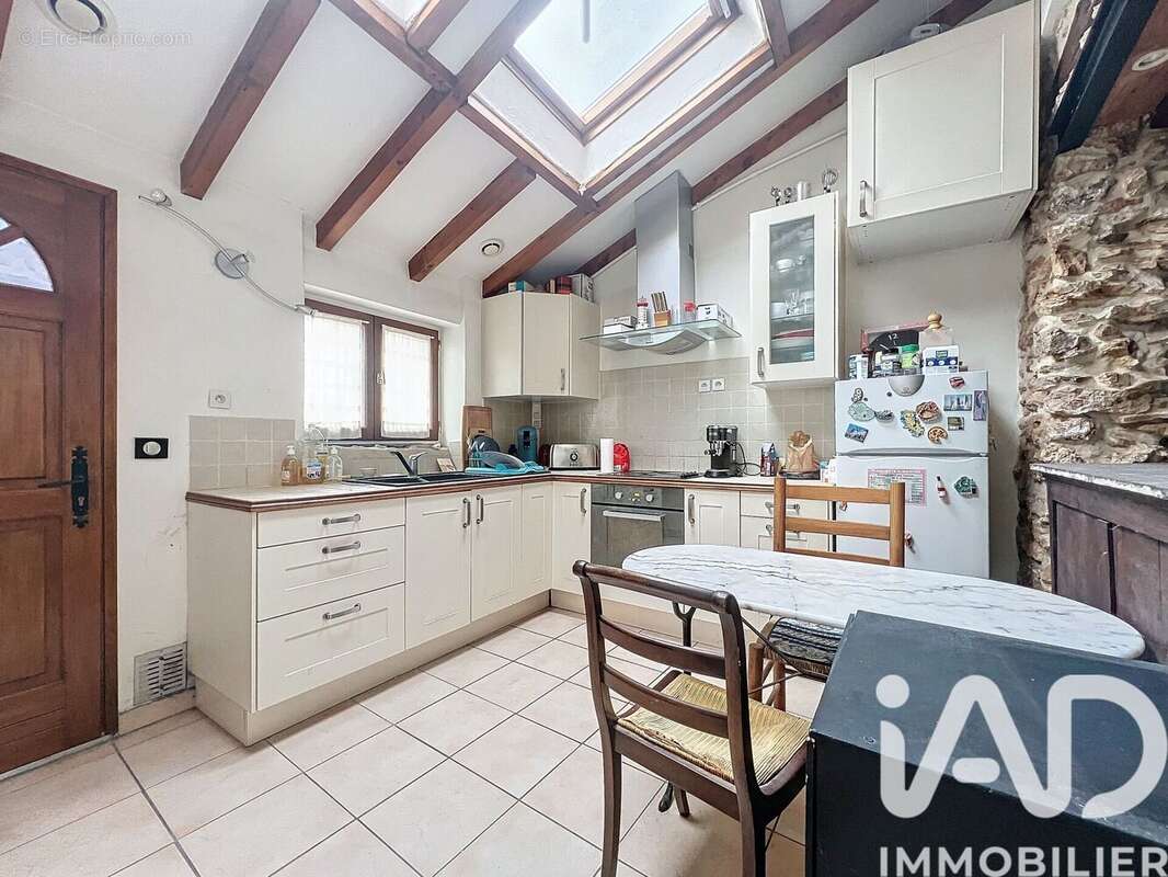 Photo 2 - Maison à VERRIERES-LE-BUISSON