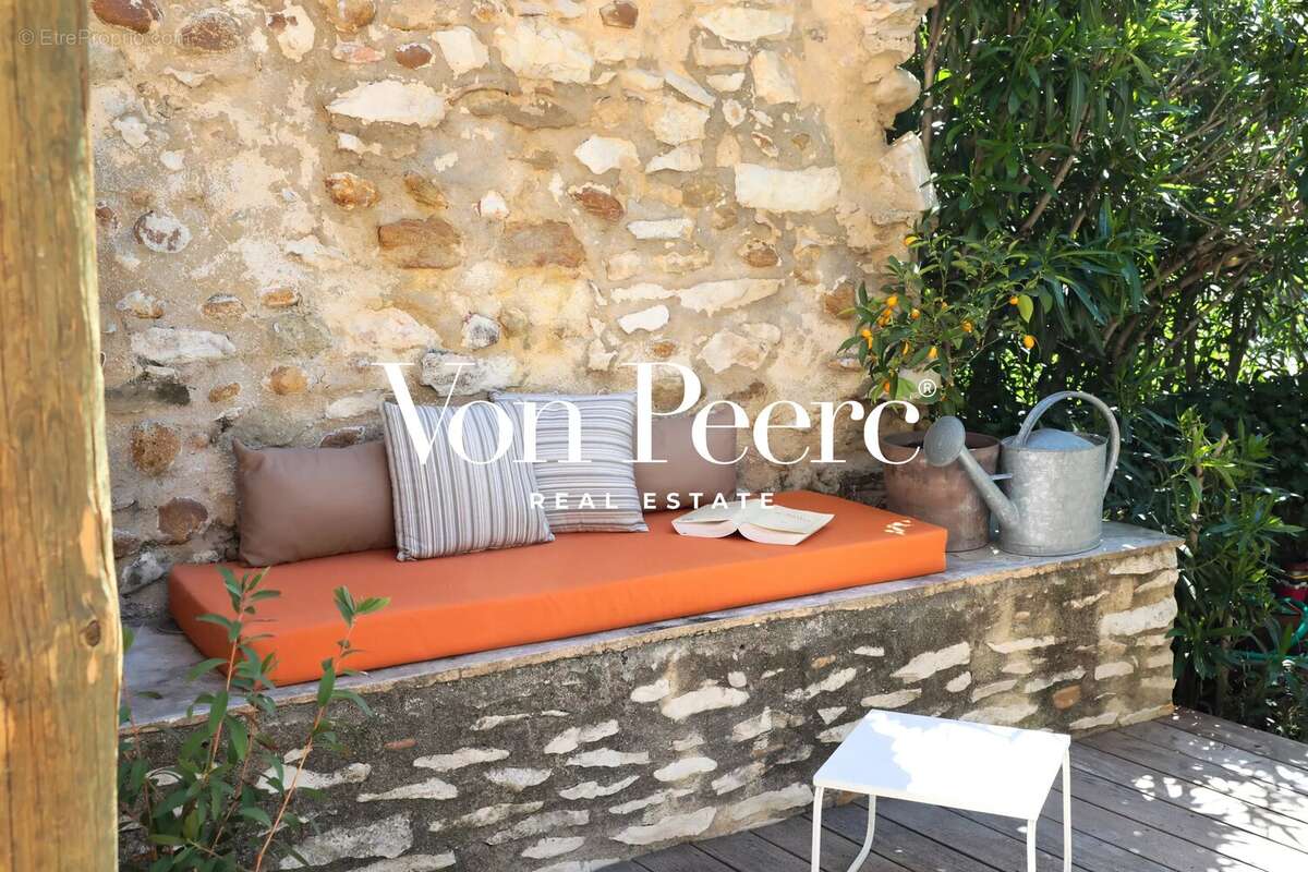 Appartement à SAINT-LAURENT-DES-ARBRES