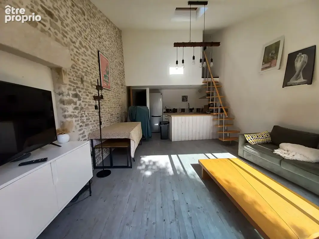Ancien chai rénové de 57 m² avec patio : charme et authenticité ! - photo 10