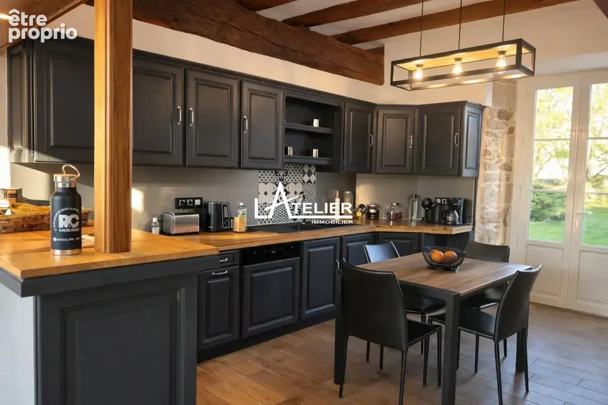 Exceptionnel logis du XVIIᵉ siècle avec studio & dépendances - photo 5