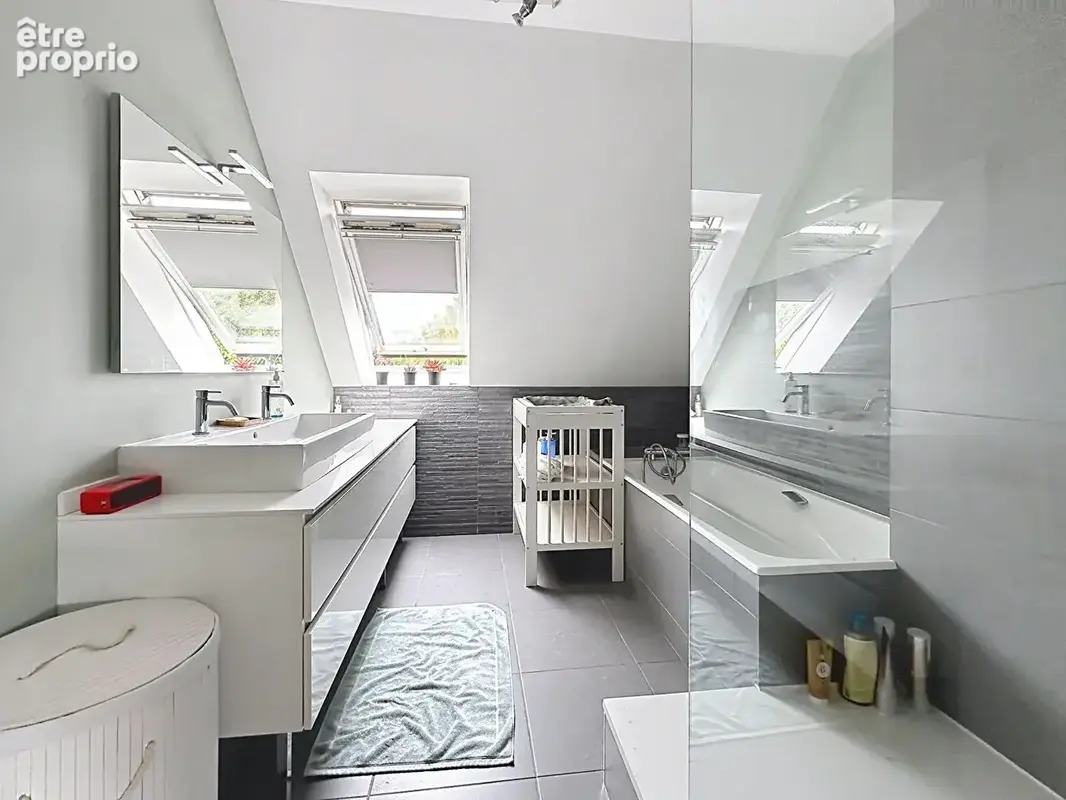 Exclusivité Seclin, Ensemble immobilier composé d'une Maison de grand standing  7 pièces, 195 m² cadastrée sur 1900 m² de terrai - photo 12