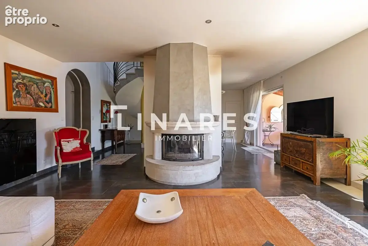 LO'ASIS SECRETE  - Villa T6 de 195m2  - Terrain de 692m2 - Piscine - Garage - 13012 Saint-Julien - photo 5