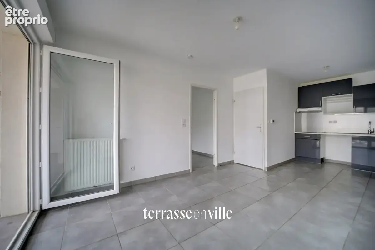 Saint-cyr-sur-mer - beau t2 recent - 38 m2 - terrasse - piscine - double parking - cave - 239 000€ - photo 5