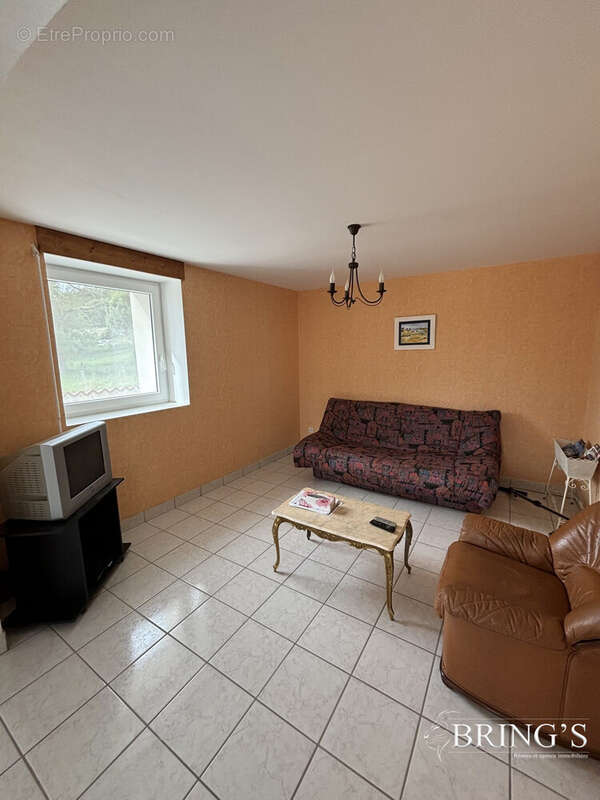 Maison à SAINT-VICTOR-MALESCOURS