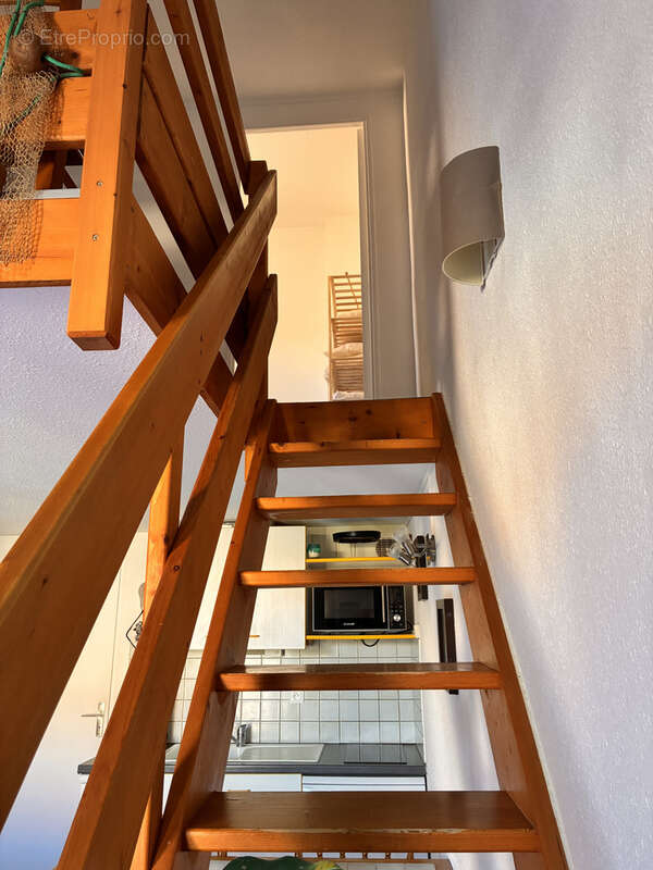 Gruissan rive gauche- maisonnette de type 2 avec jardinet et place de parking - photo 9