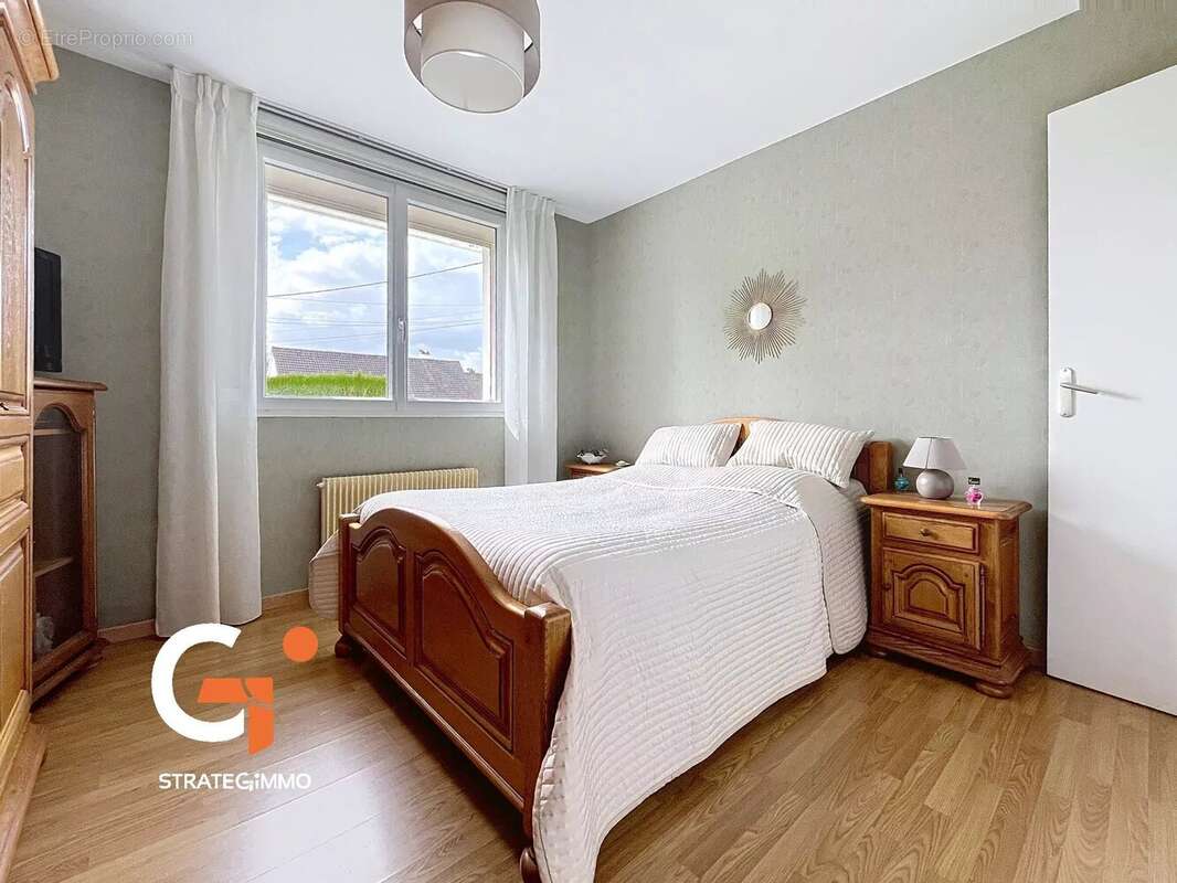 Maison à LE MESNIL-ESNARD