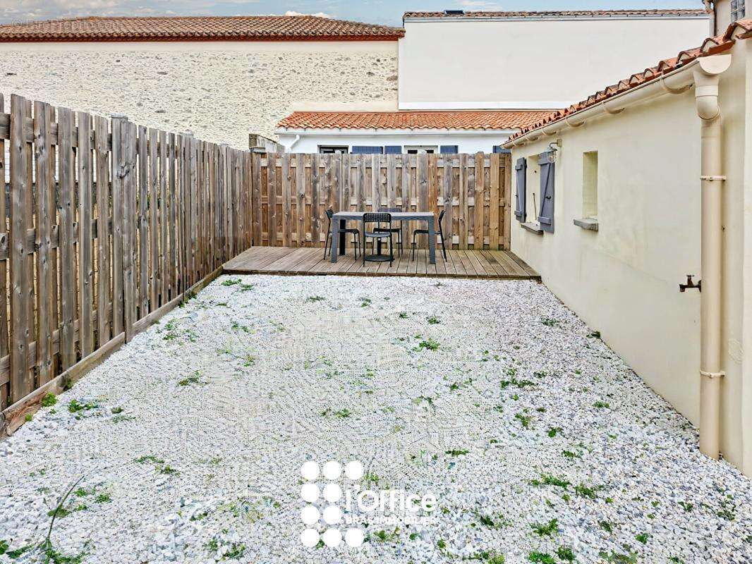 Vairé, maison T2 rénovée de 46m²! - photo 7