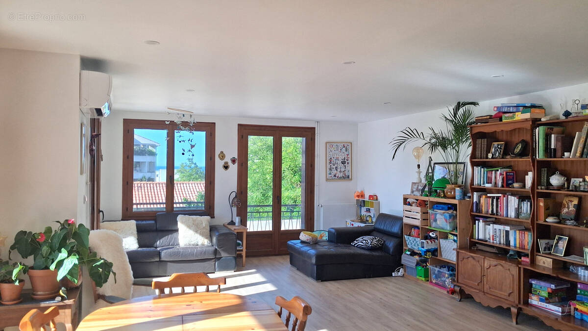 Appartement à MARSEILLE-16E