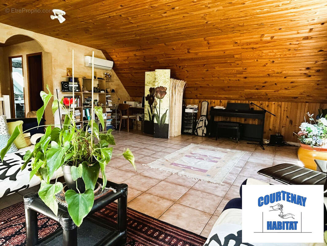 Maison 149 m² à Courtenay  - photo 6