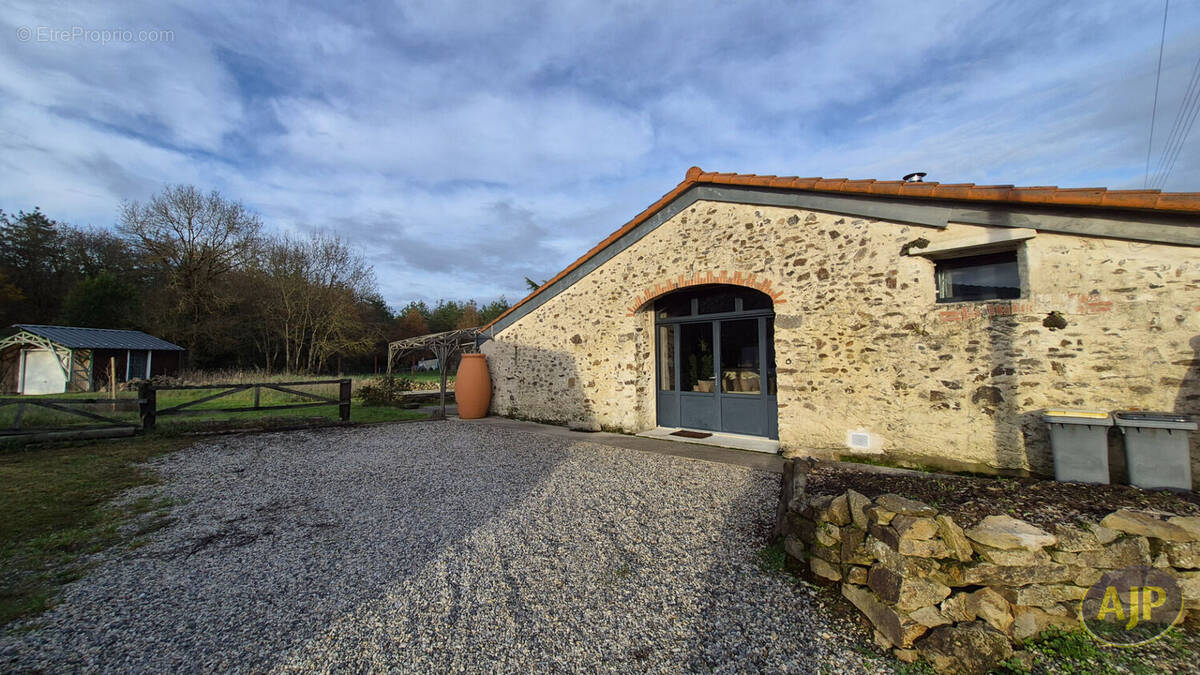 Maison à SAINT-PHILBERT-DE-GRAND-LIEU