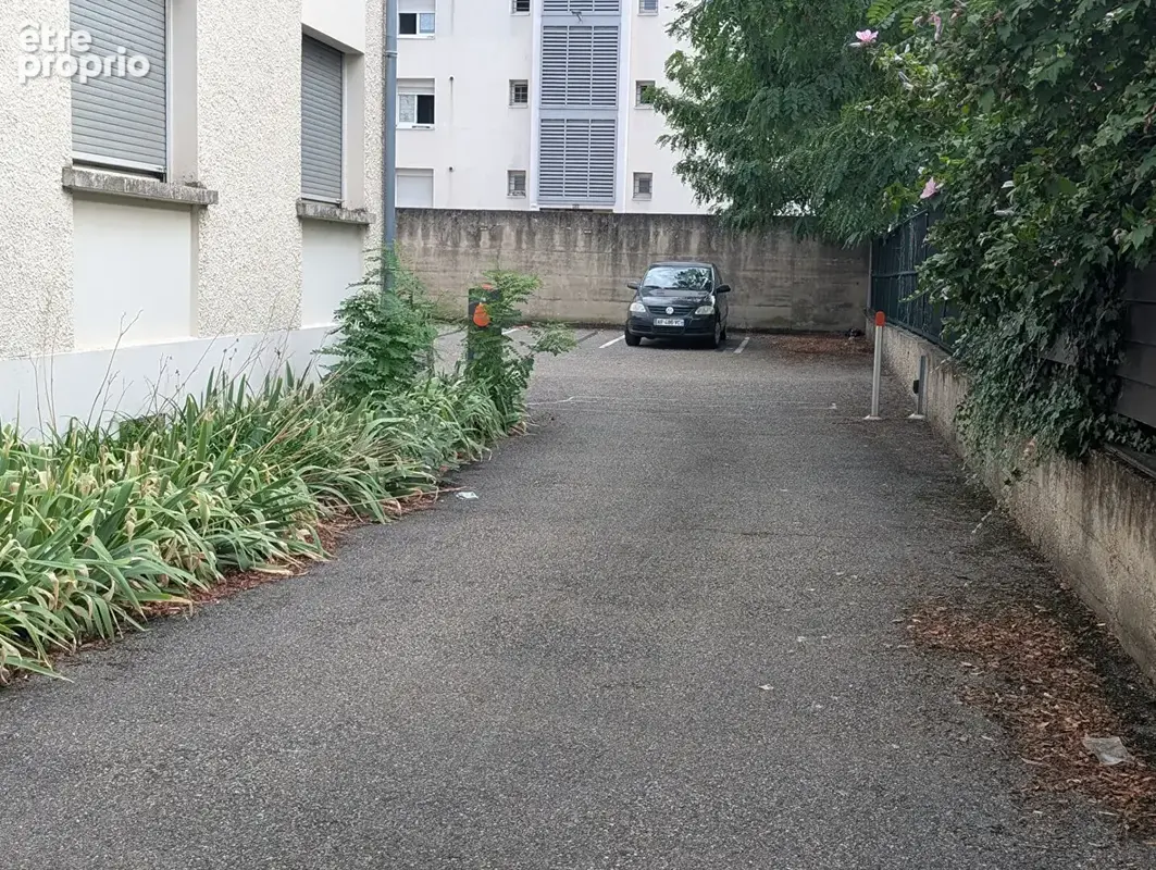 Parking - Lyon 8 - photo 2