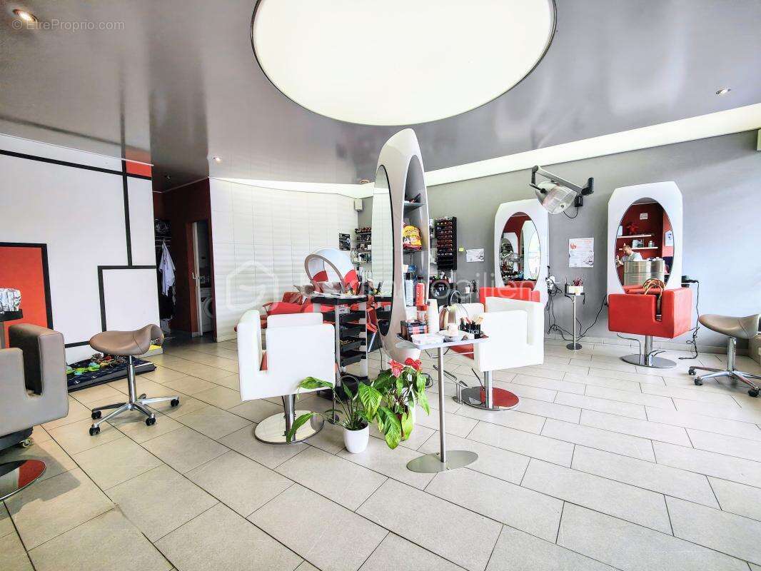 Salon de coiffure tout équipé en centre commercial à Vernouillet - photo 6