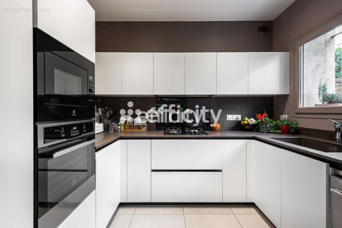 Maison à COLLONGES-AU-MONT-D&#039;OR