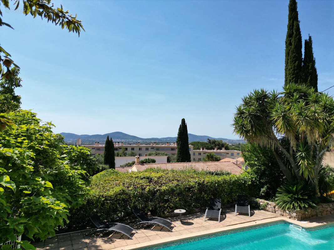 Terrain à LA FARLEDE