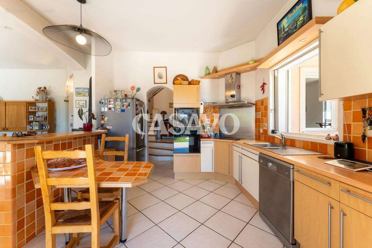 Vente Maison 6 pièces de 180m² - 13590 Meyreuil - photo 11