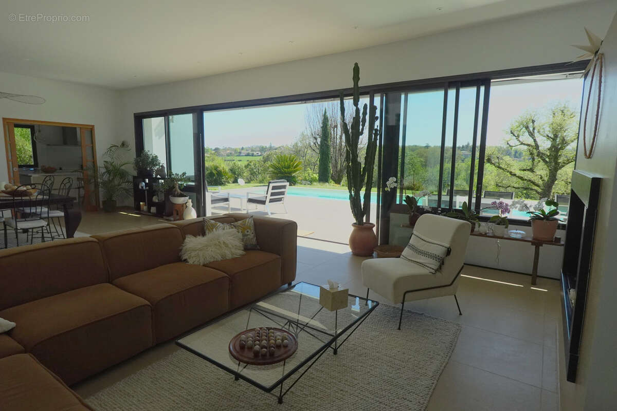 Maison à CAMBLANES-ET-MEYNAC