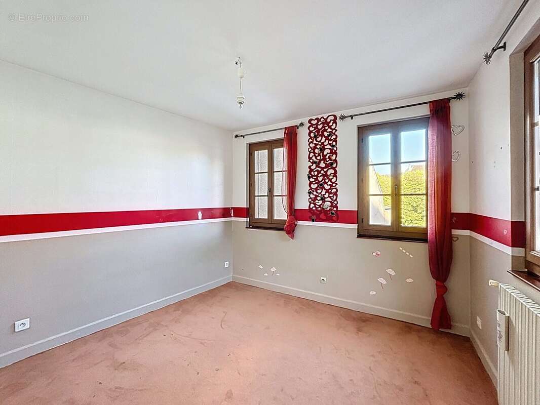 Chambre 1 - Maison à CHATEAUFORT