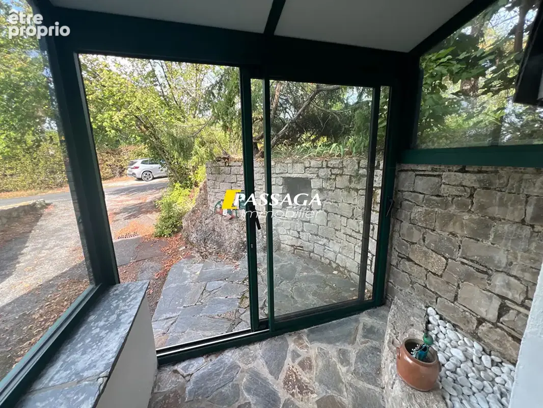 A VENDRE - Maison d'architecte avec terrain attenant - GAGES - photo 3