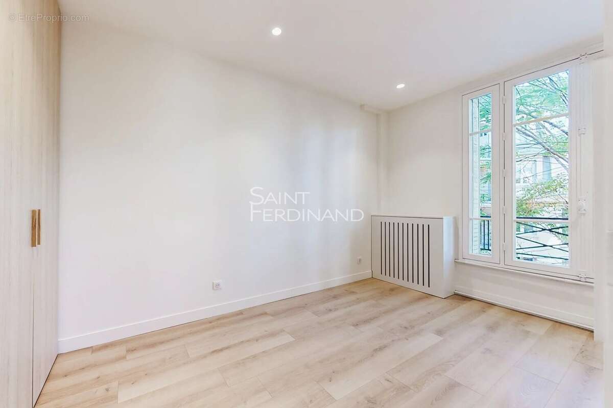 Appartement à PARIS-17E