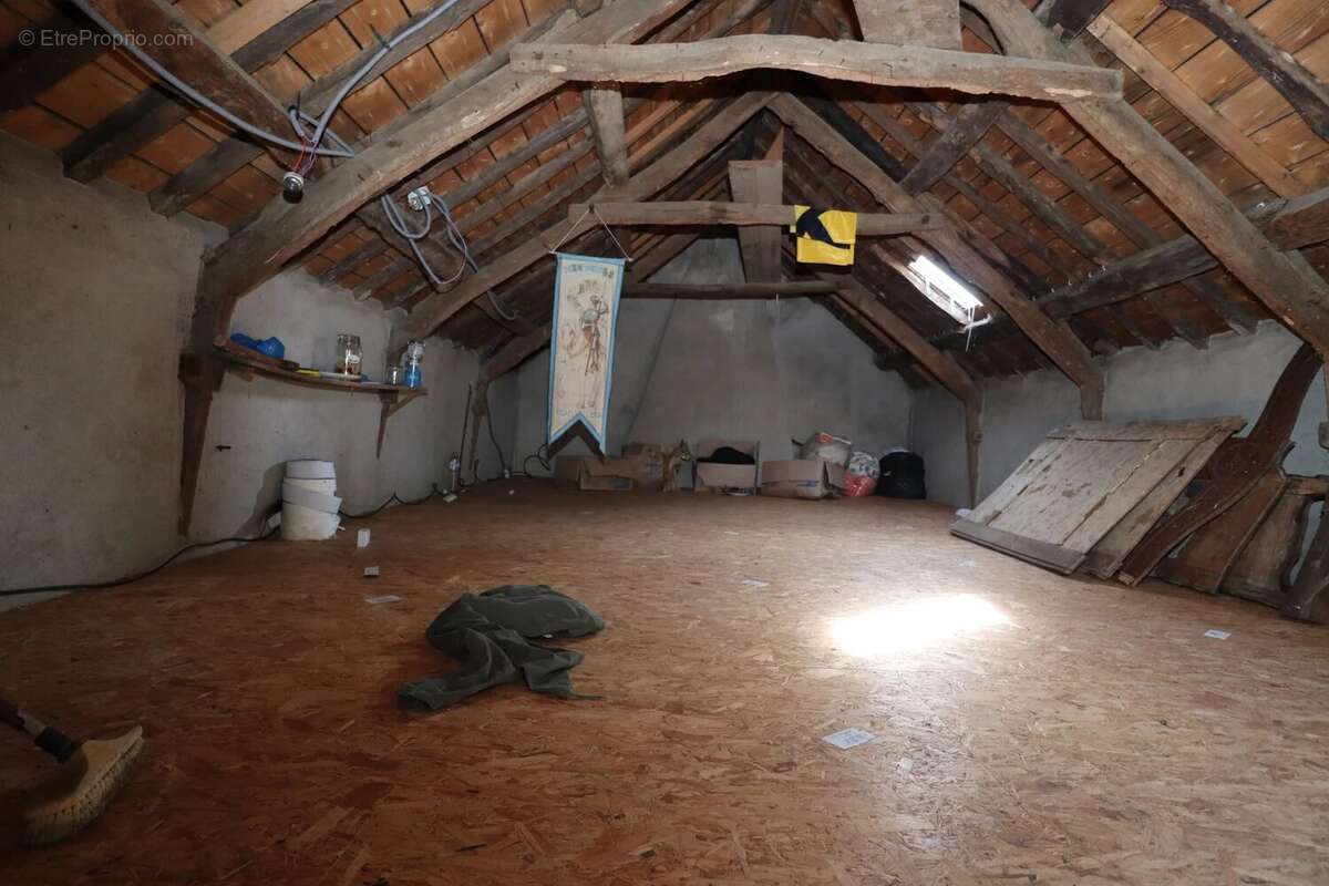 Maison à CLEDEN-POHER