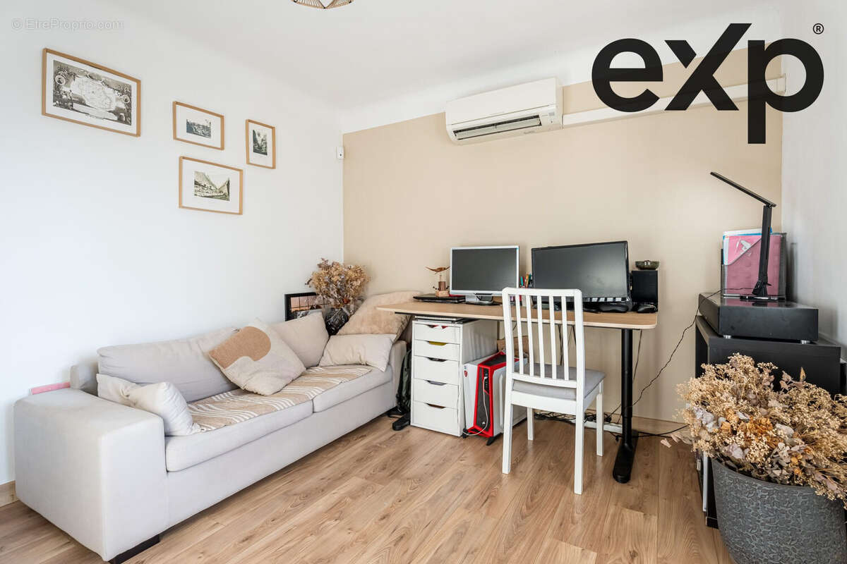 Chambre ou Bureau  - Appartement à CHATEAUNEUF-LES-MARTIGUES