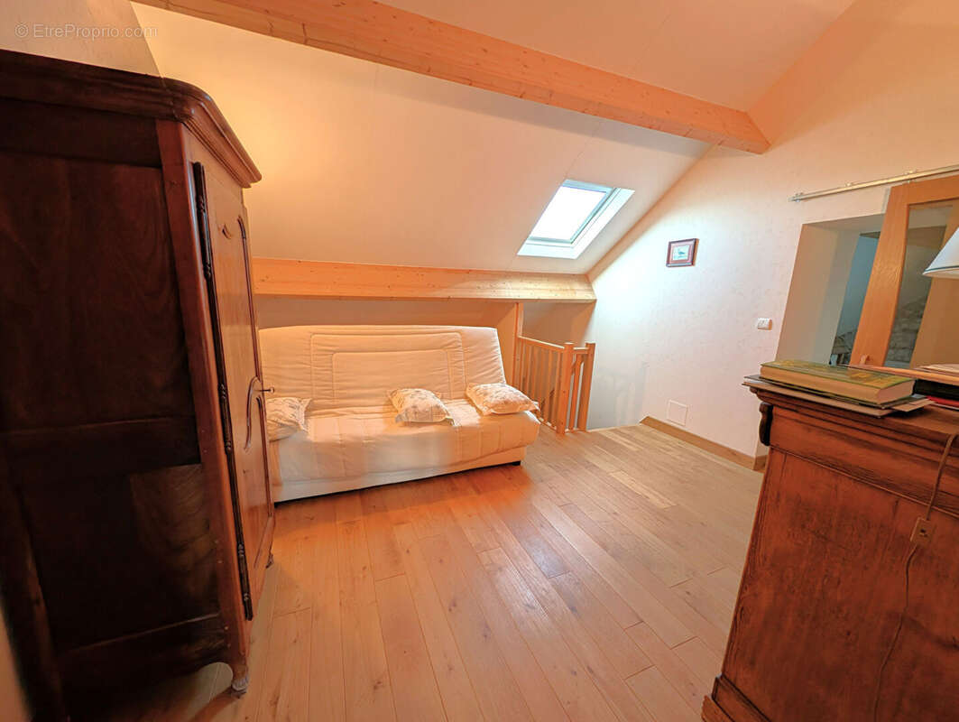 Maison ancienne sur la commune de Montholon de 266m2 habitable et son jardin de 860m2 - photo 13