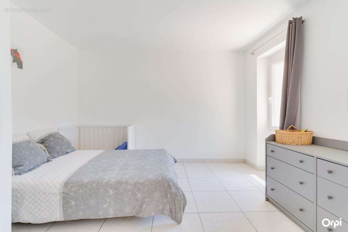 Maison familiale de 205 m² avec piscine – La Ciotat - photo 16
