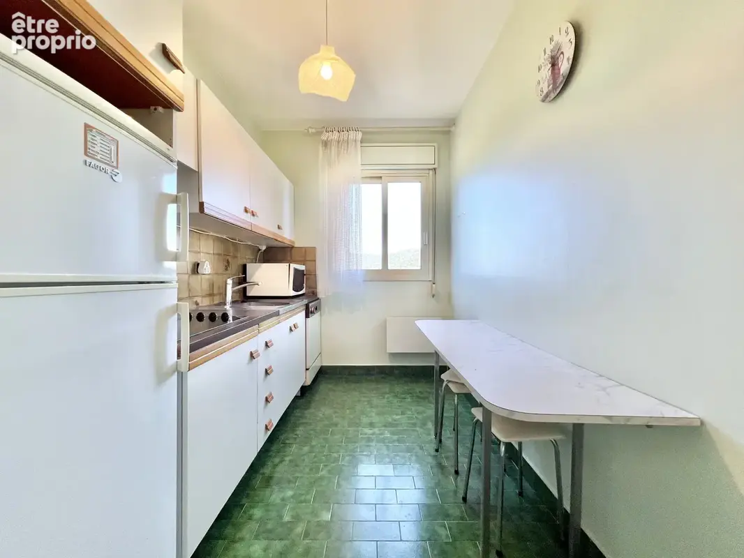 Appartement deux pièces dernier étage avec vue mer panoramique à Sainte Maxime - photo 9
