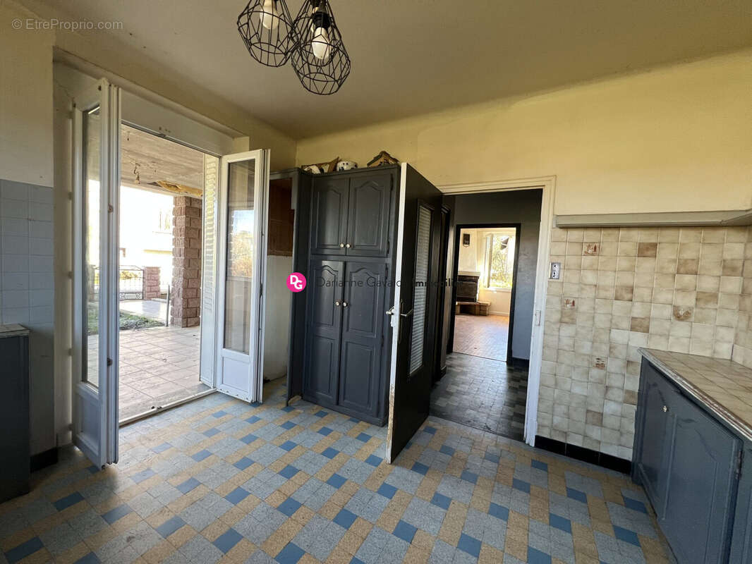 Maison à LIVINHAC-LE-HAUT