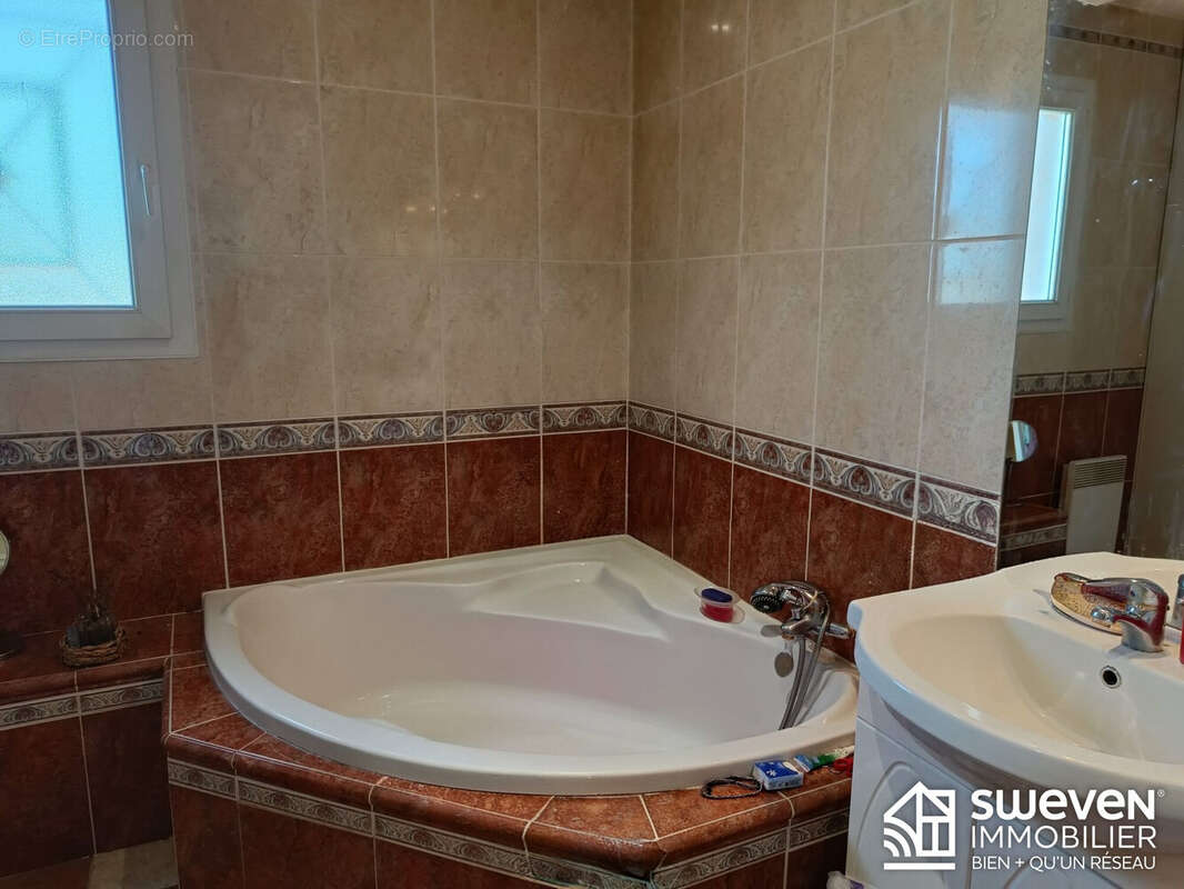 Maison à CASTELNAU-PICAMPEAU