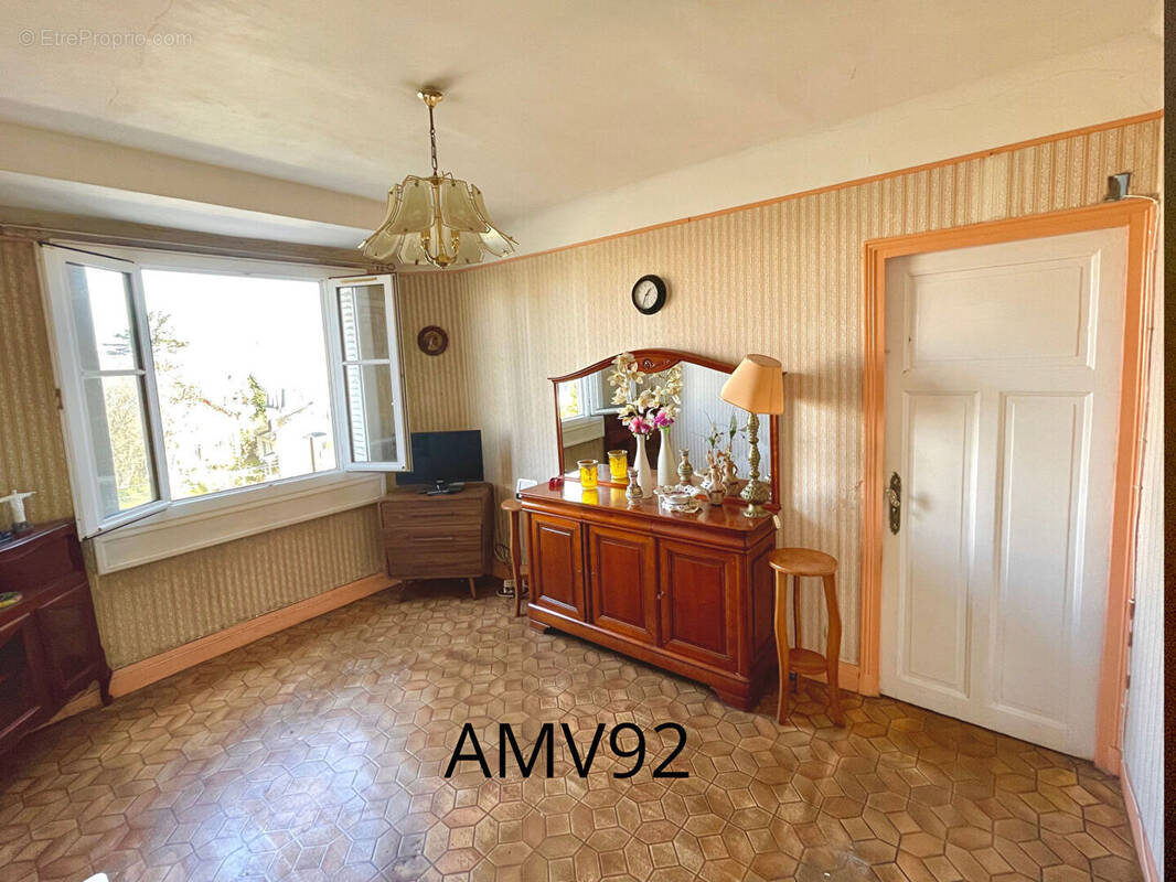 Appartement à LA GARENNE-COLOMBES