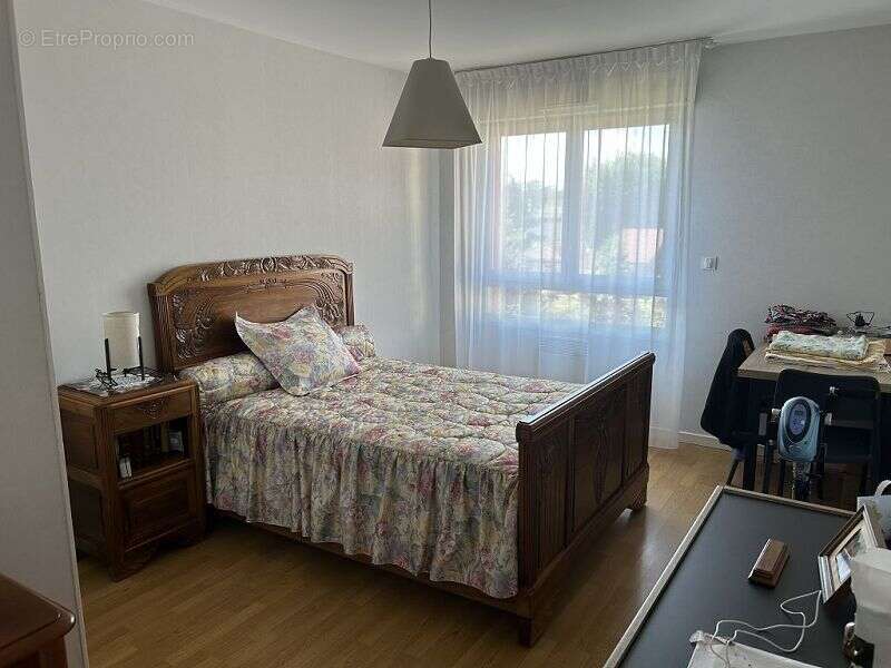 Appartement à MONTROND-LES-BAINS