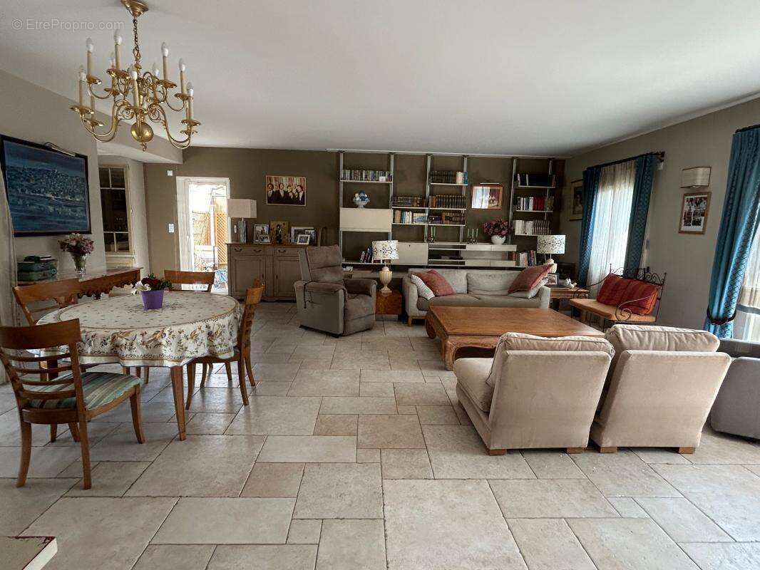 Maison à VAISON-LA-ROMAINE