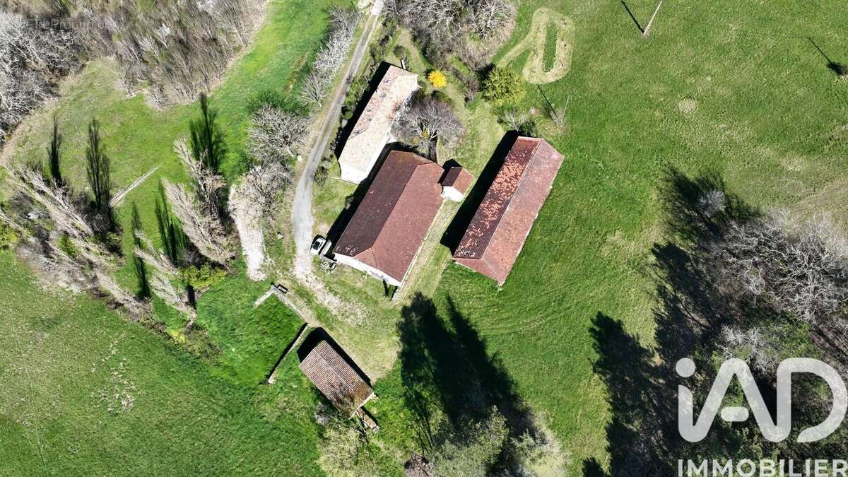 Photo 2 - Maison à BEAUVILLE