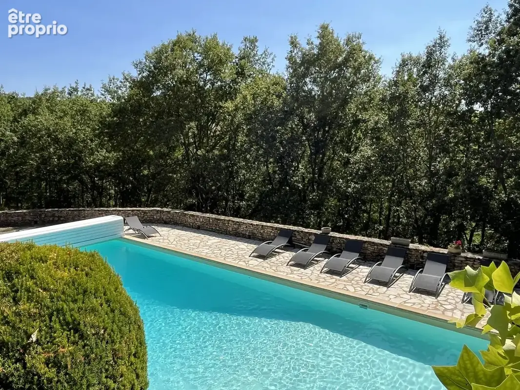PISCINE SURPLOMB
