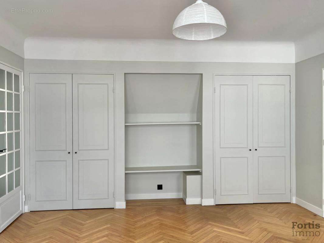 Appartement à PARIS-7E